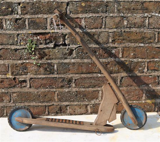 Childs wooden scooter(-)